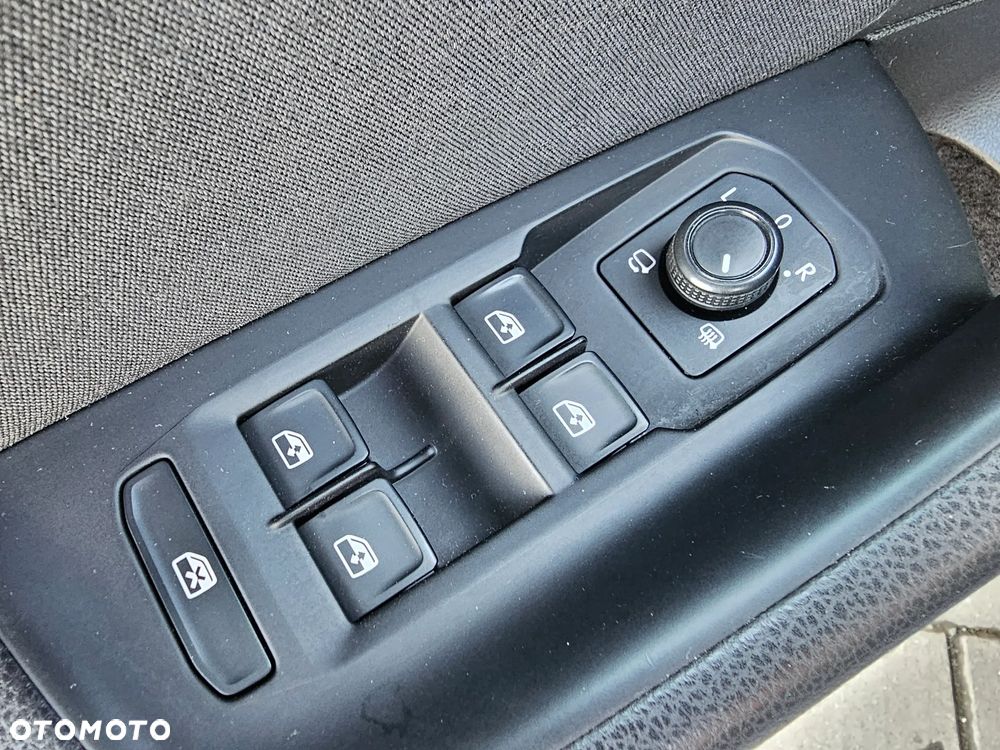 Volkswagen Passat 1.8 TSI BMT Comfortline - 25