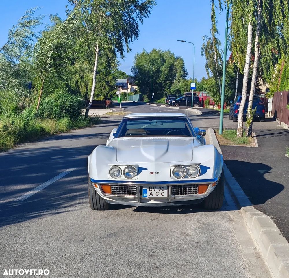 Chevrolet Corvette - 17