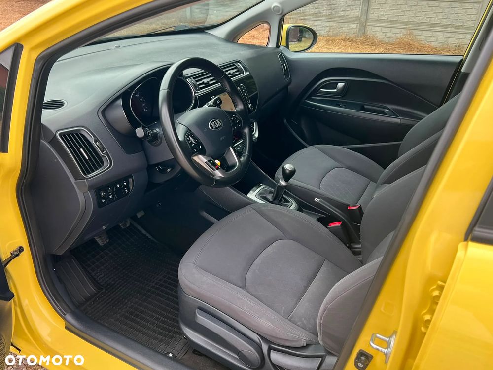 Kia Rio 1.2 Dream Team Edition - 26