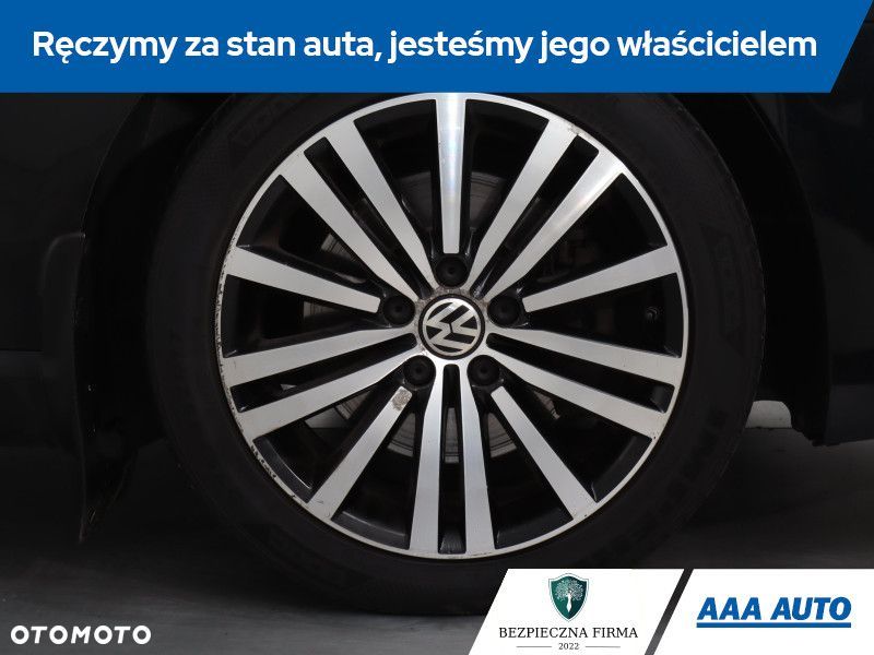 Volkswagen Passat - 16