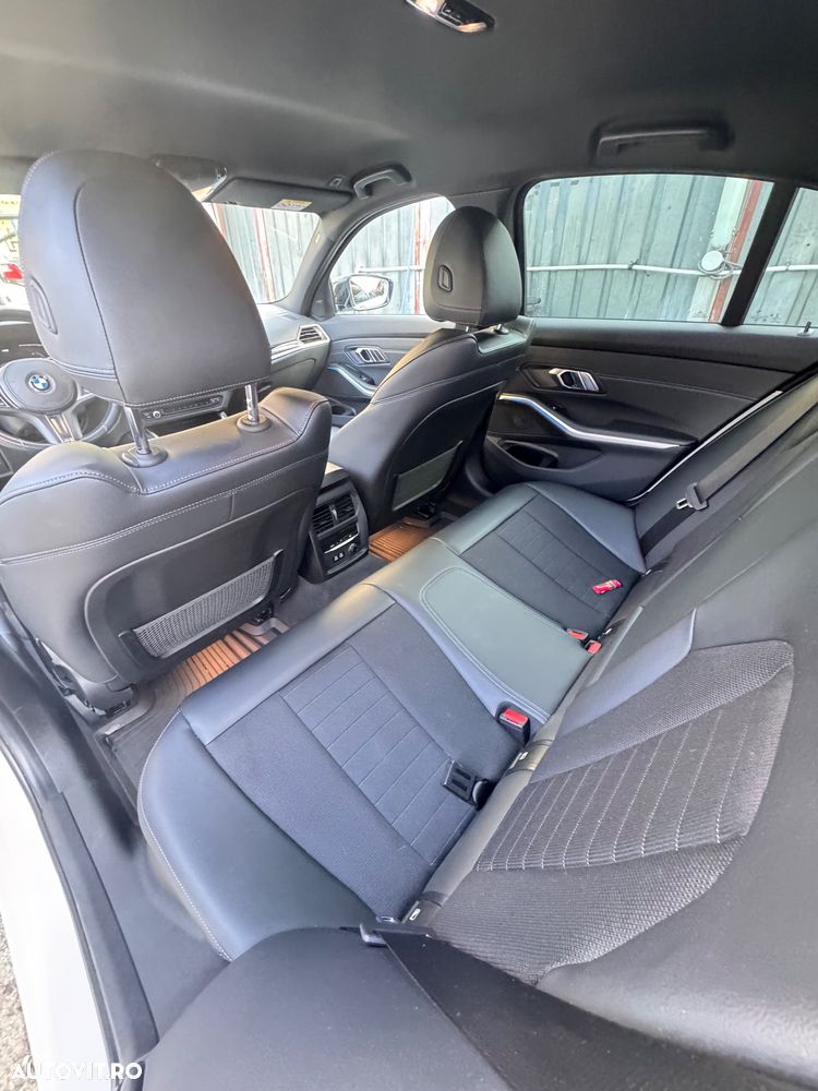 BMW Seria 3 320d Aut. Edition Luxury Line Purity - 28
