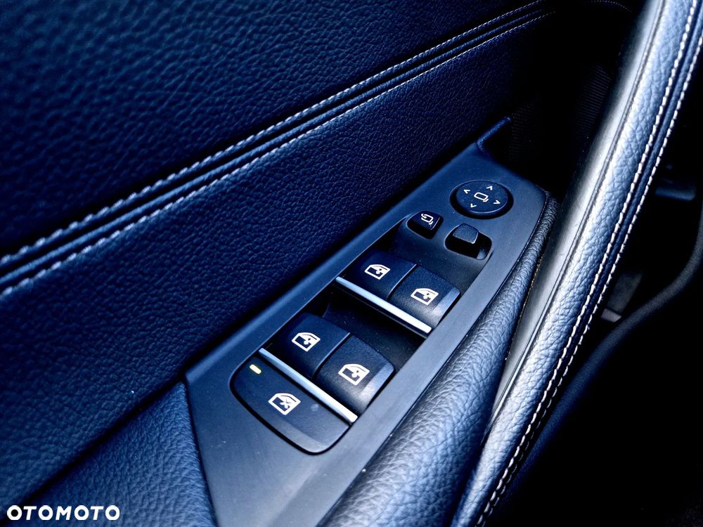 BMW Seria 5 530e xDrive M Sport sport - 23