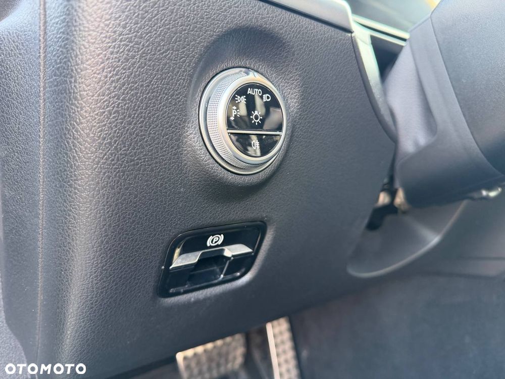 Mercedes-Benz Klasa C 220 d mHEV 4-Matic All-Terrain Avantgarde - 21