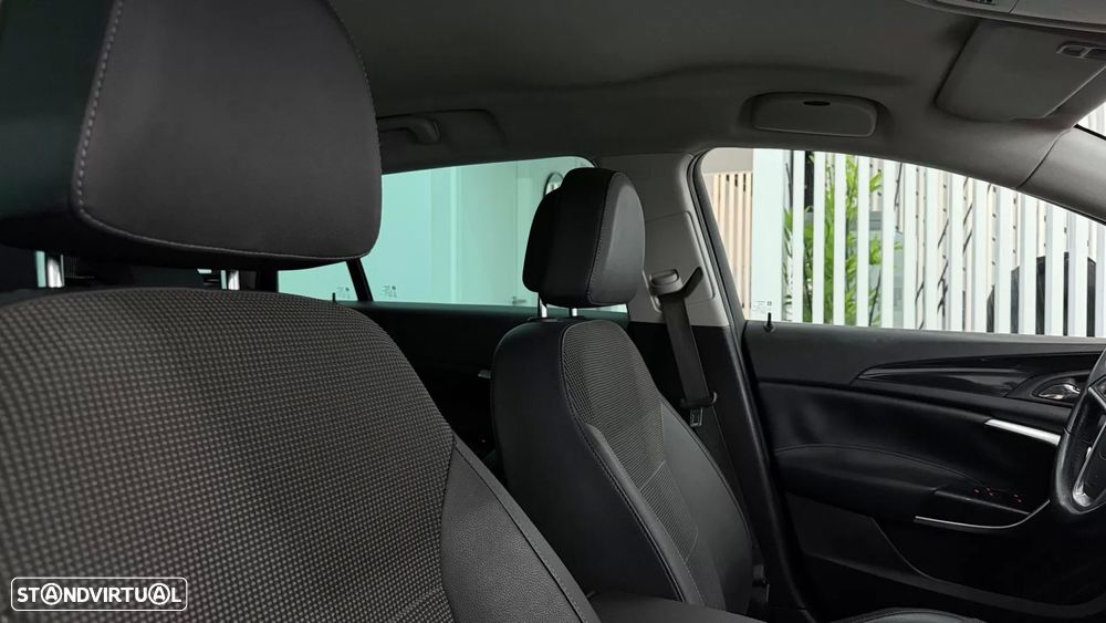 Opel Insignia Sports Tourer - 11