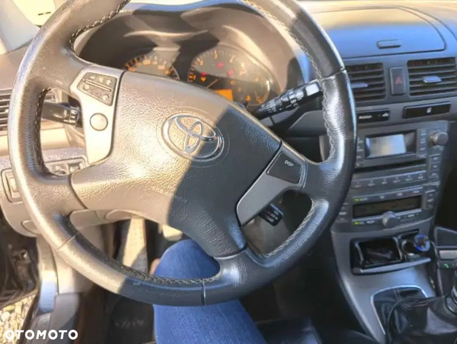 Toyota Avensis - 5