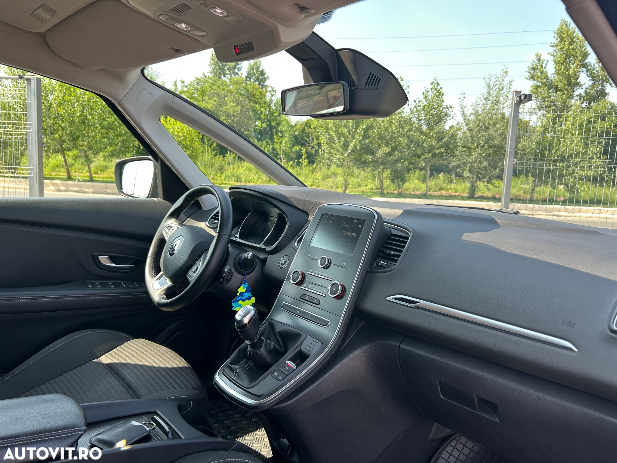 Renault Scenic BLUE dCi 120 BUSINESS EDITION - 11