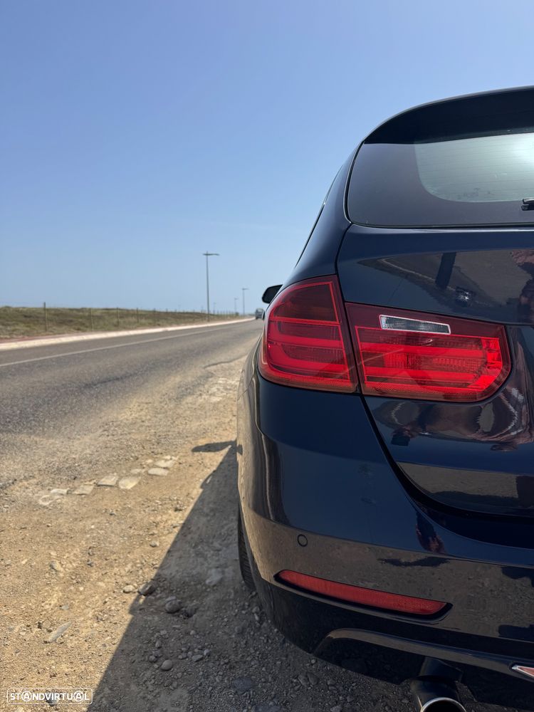 BMW 320 d Auto Line Luxury - 3