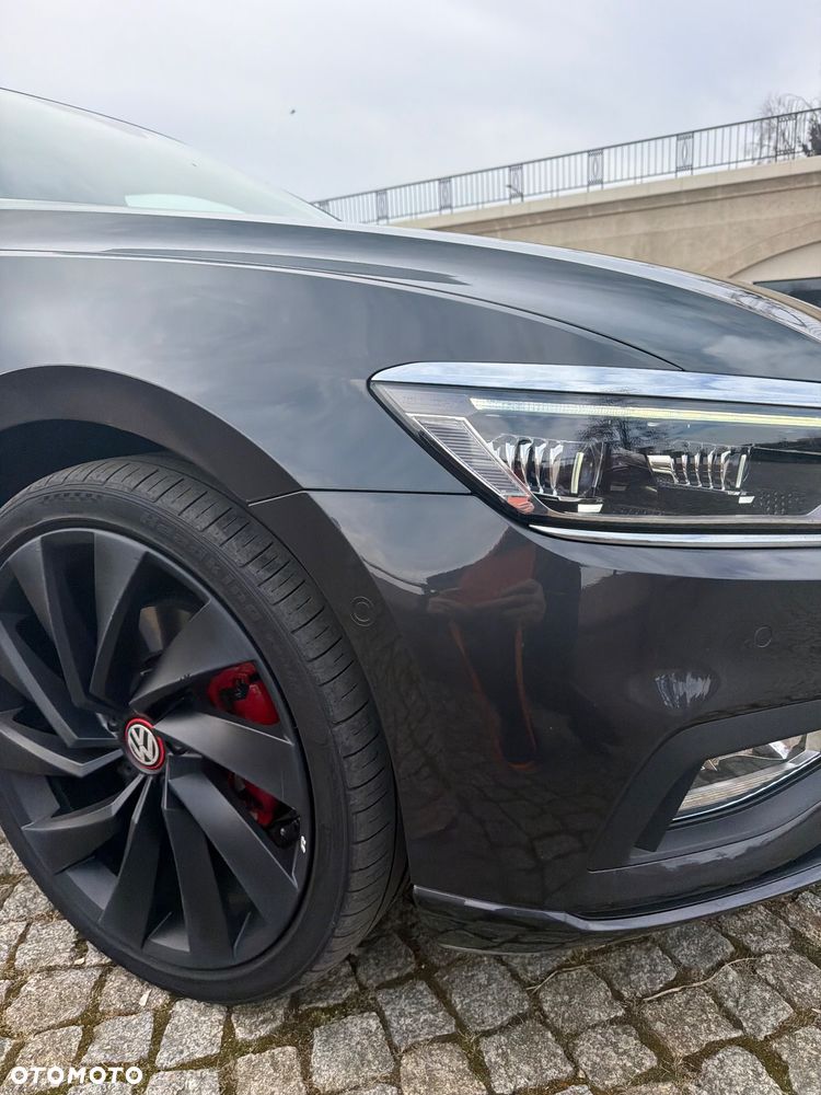 Volkswagen Passat - 8