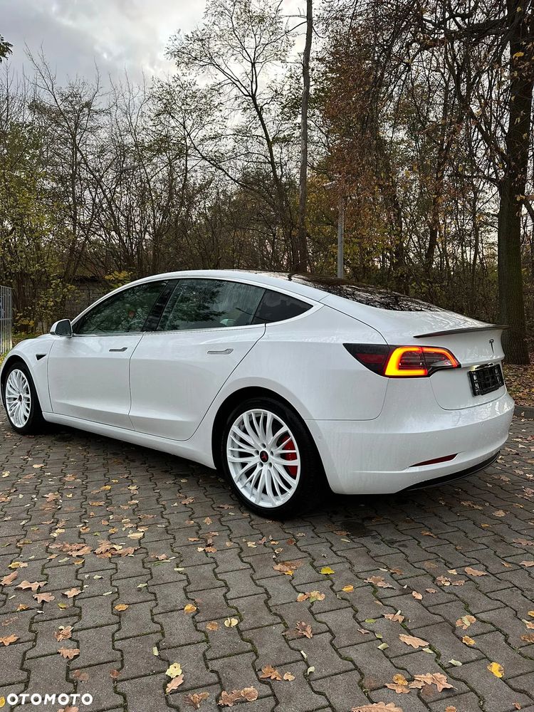 Tesla Model 3 - 3