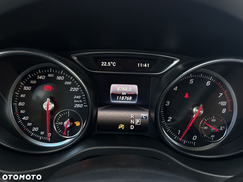 Mercedes-Benz GLA 200 7G-DCT AMG Line - 37