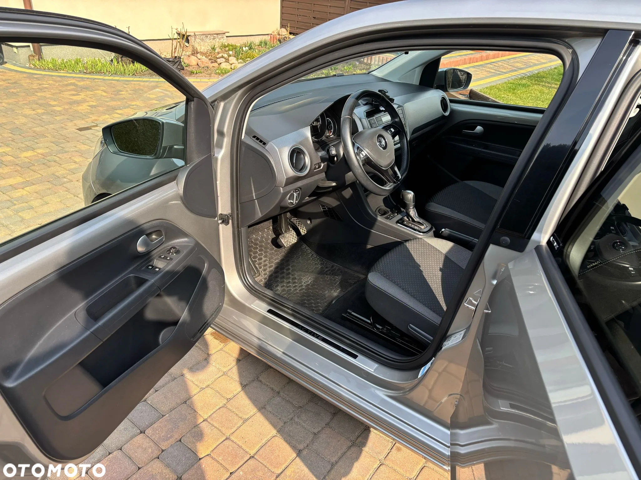Volkswagen up! e-up - 14