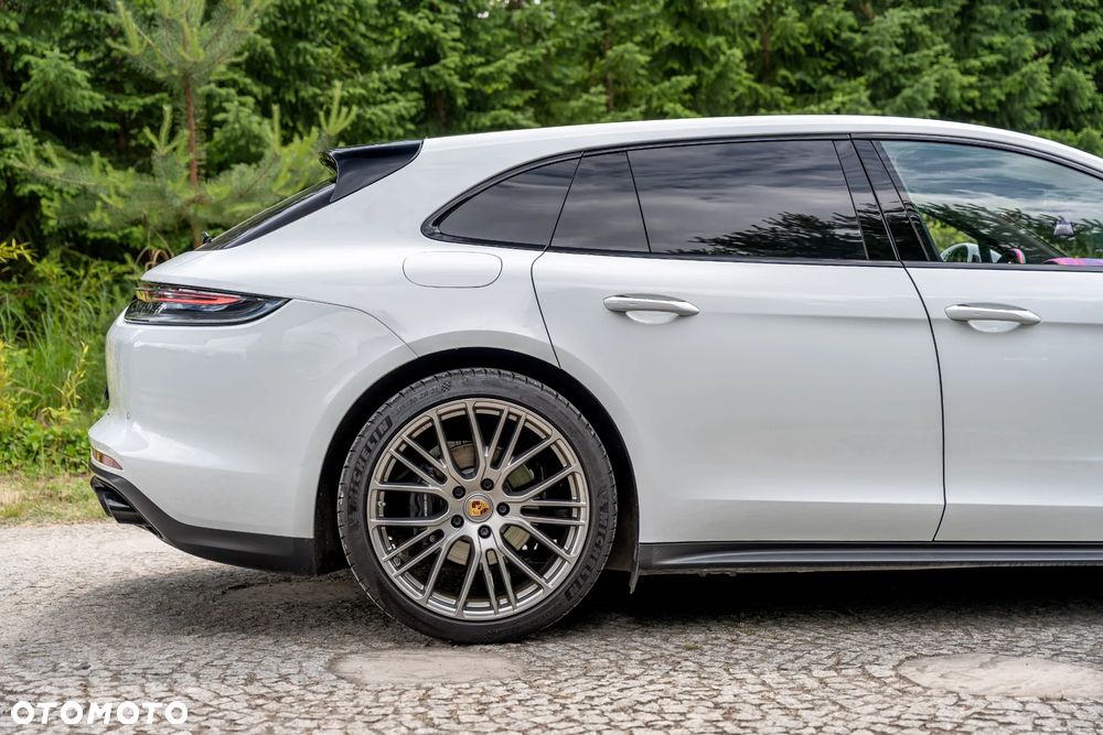 Porsche Panamera 4 Platinum Edition - 16