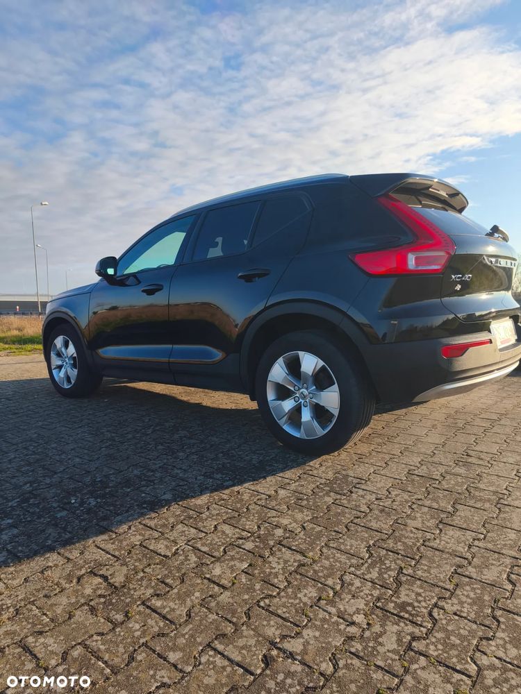 Volvo XC 40 T3 Momentum Pro - 4