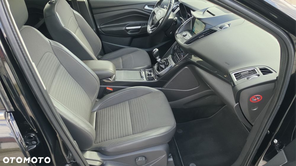 Ford Kuga 2.0 TDCi 2x4 Titanium - 12