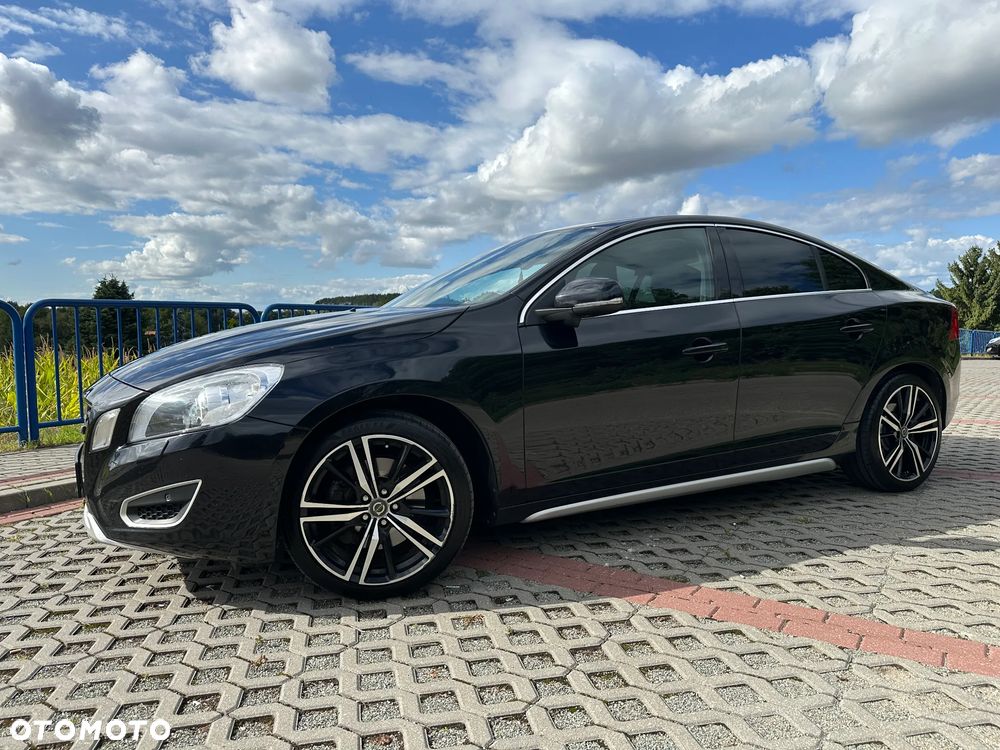 Volvo S60 2010 photo 2