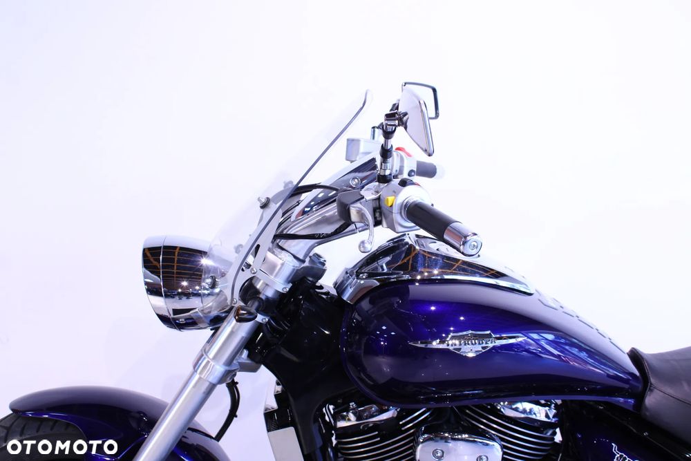 Suzuki Intruder - 10