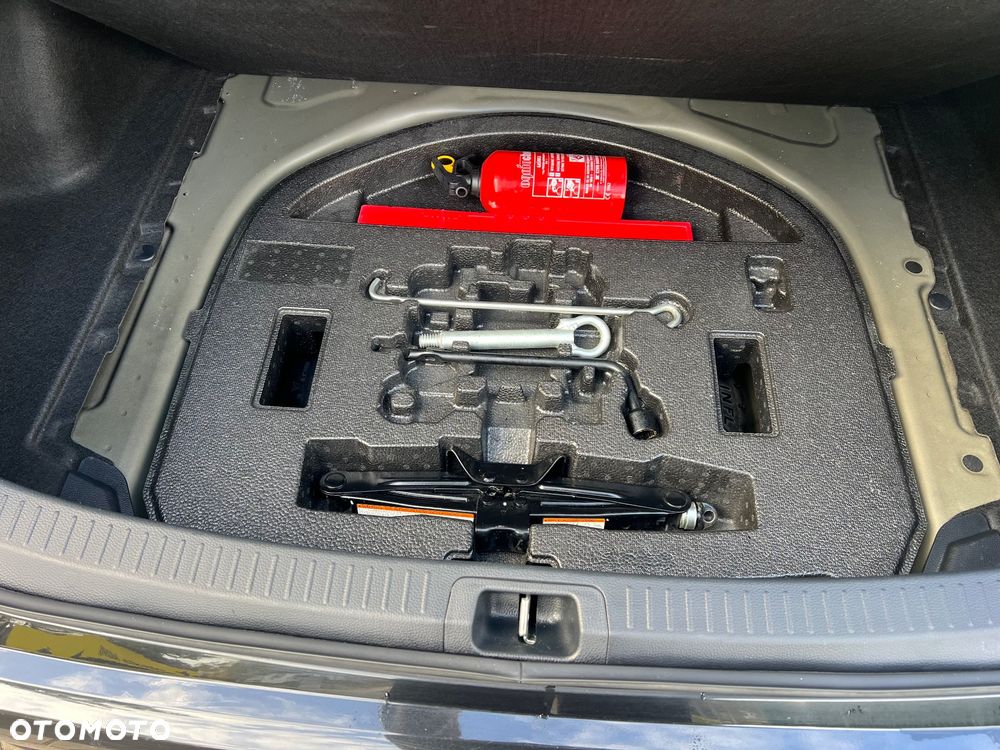 Toyota Corolla 1.8 Hybrid Active - 30