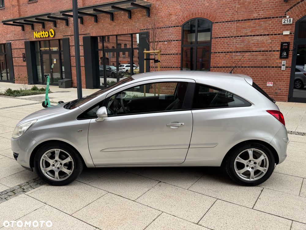 Opel Corsa 1.2 16V Cosmo - 6
