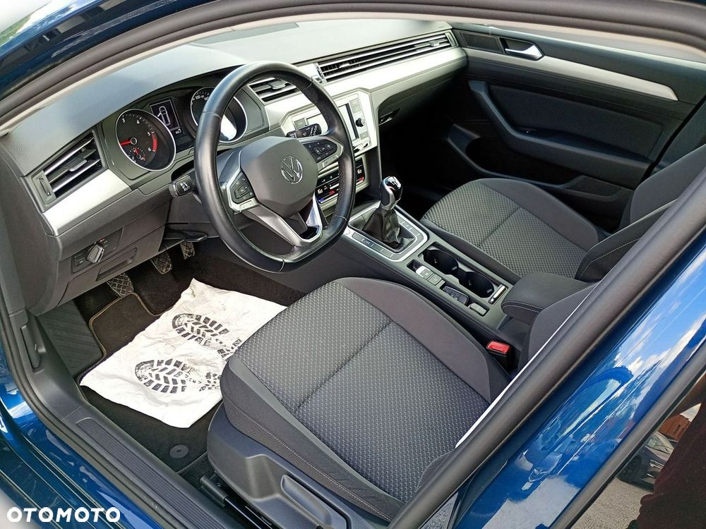 Volkswagen Passat Variant 2.0 TDI EVO Essence - 19