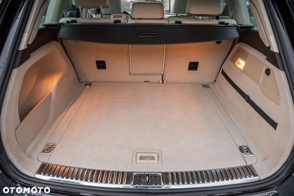 Volkswagen Touareg 3.0 V6 TDI BMT R-Style - 32