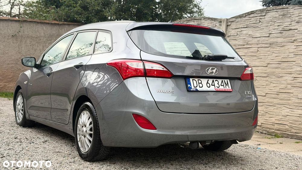 Hyundai i30 blue 1.6 CRDi Style - 13