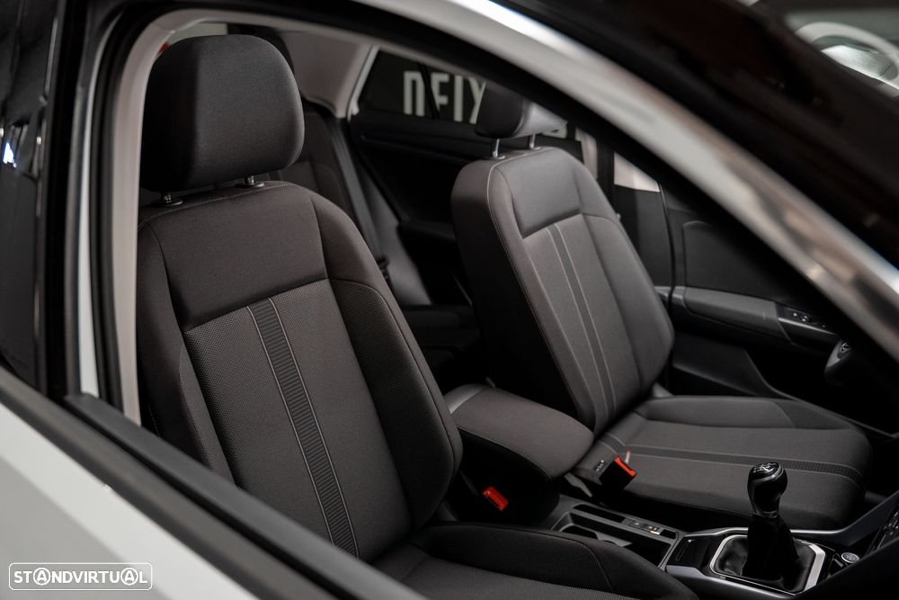 VW T-Roc 1.0 TSI Urban - 23