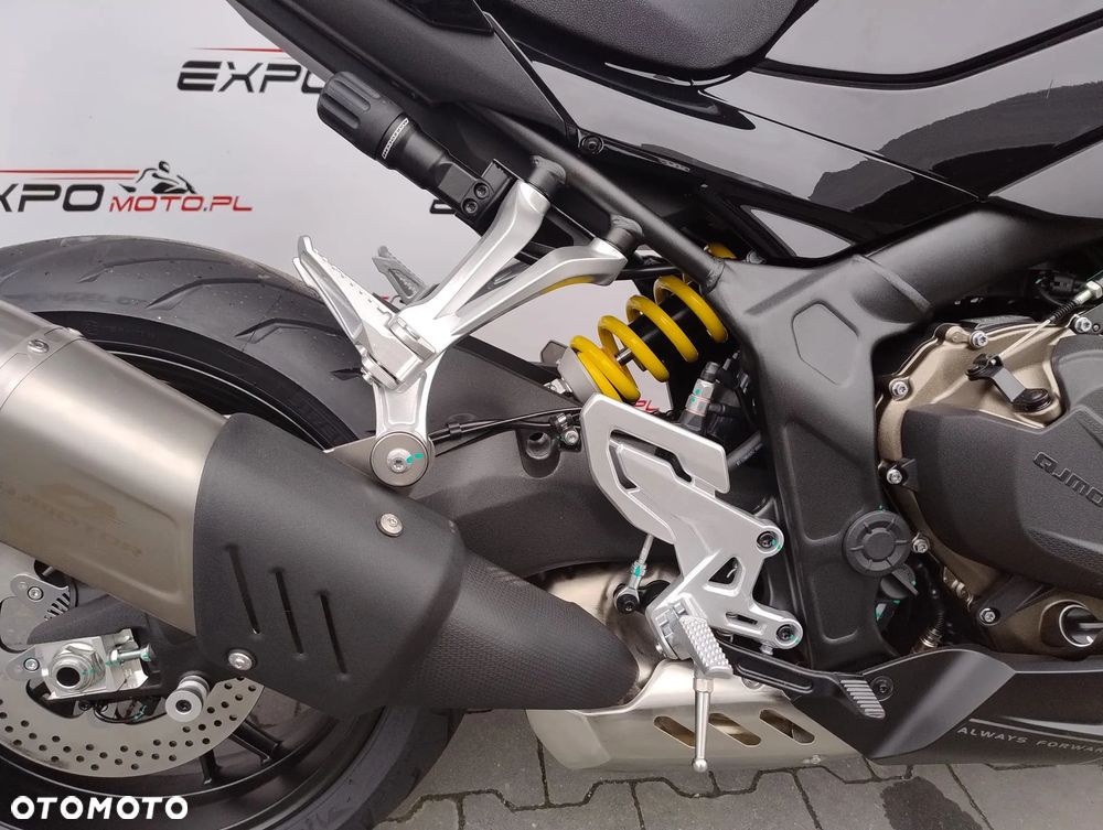 QJMOTOR SRK 800RR - 33