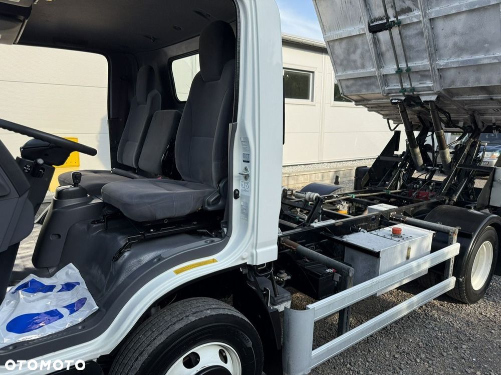 Isuzu P75 - 9