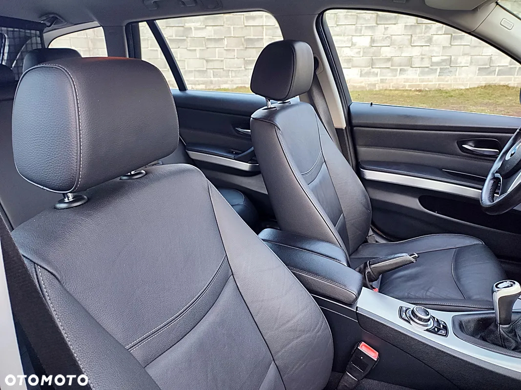 BMW Seria 3 320d - 26