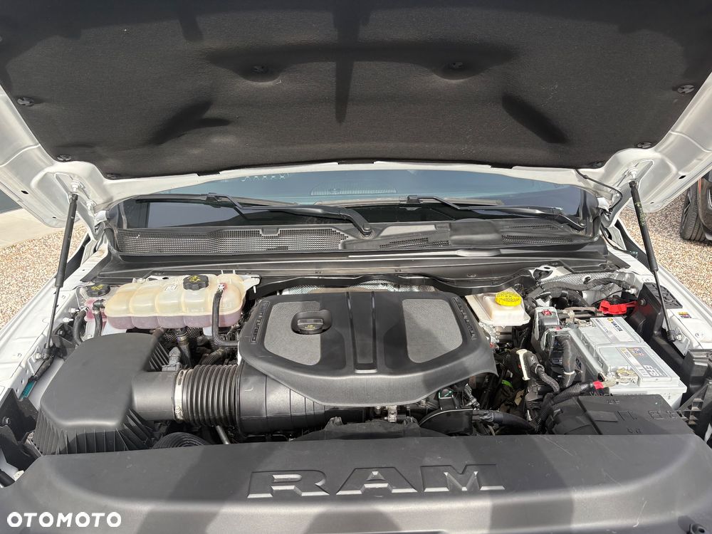 Dodge RAM 5.7 4x4 - 17
