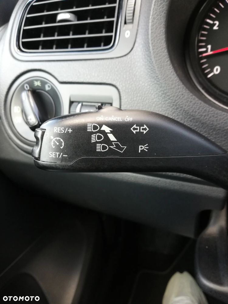 Volkswagen Polo 1.2 TSI MATCH - 18