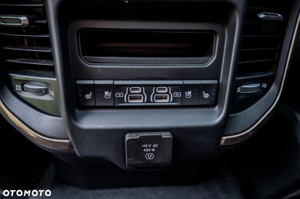RAM 1500 5.7 Crew Cab Longhorn - 40