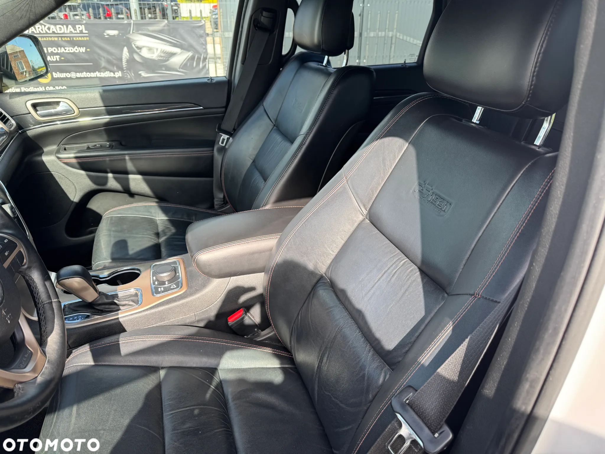 Jeep Grand Cherokee 5.7 V8 HEMI Overland - 12