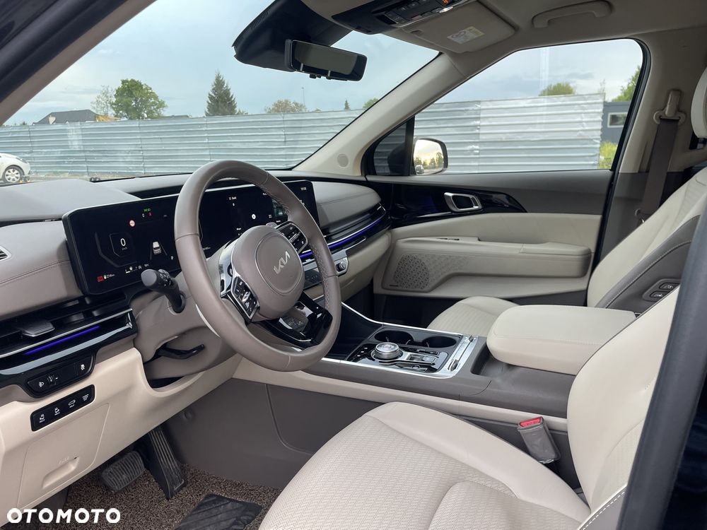 Kia Carnival - 15