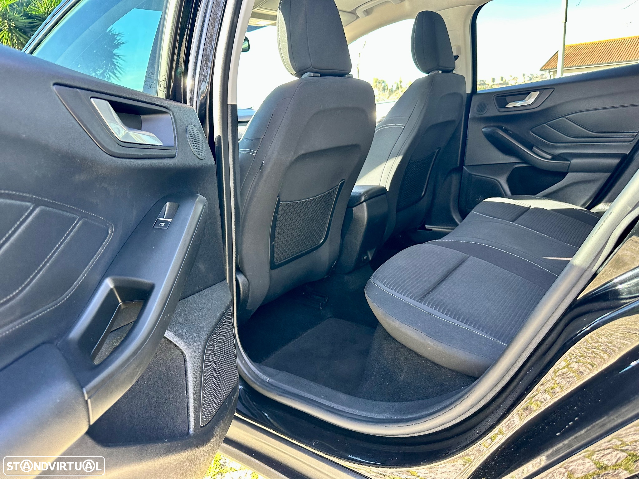 Ford Focus 1.0 EcoBoost Titanium - 23