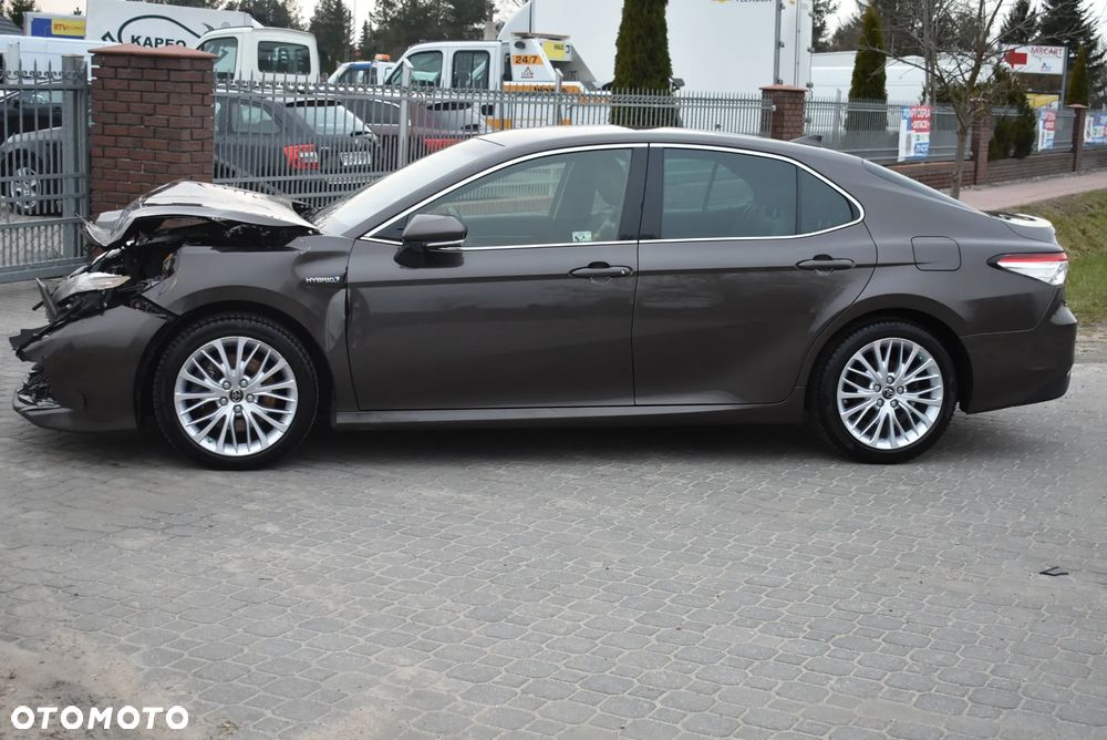 Toyota Camry 2.5 Hybrid Executive CVT - 19