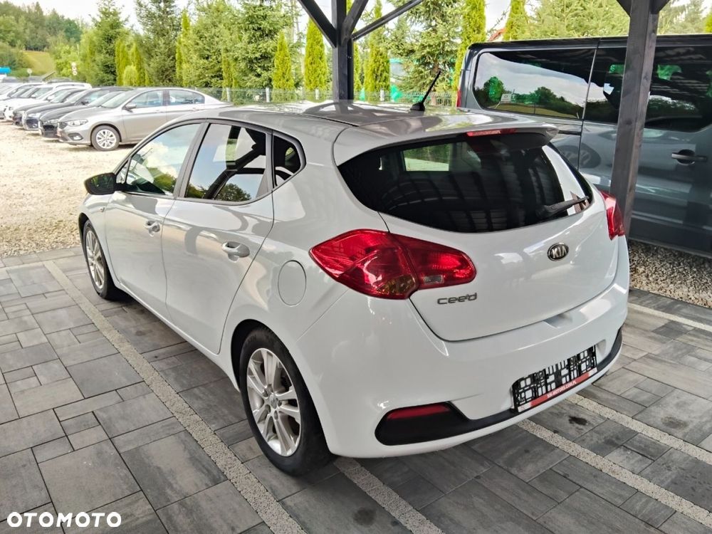 Kia Ceed - 4