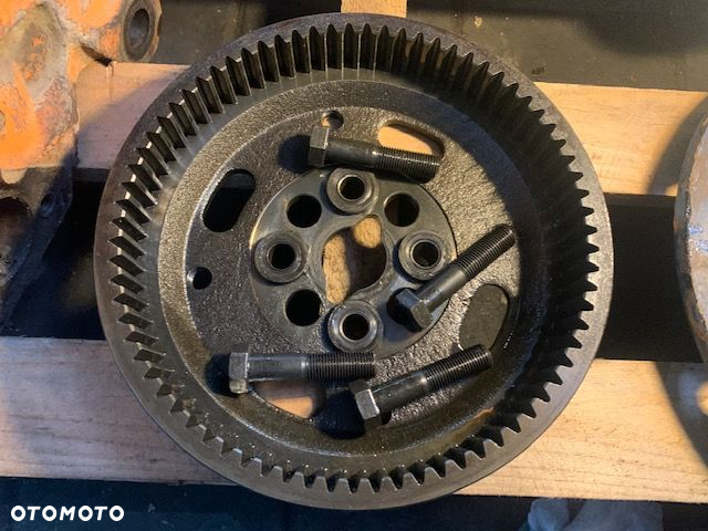 Zwolnica przedniego mostu do koparko ładowarki CASE 580 SK Super 15/29/75 zębów - 4