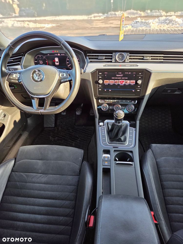 Volkswagen Passat 2.0 TDI BMT Highline - 9
