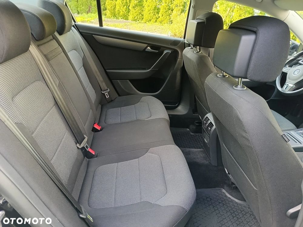 Volkswagen Passat 2.0 TDI DSG BlueMotion Technology Comfortline - 22