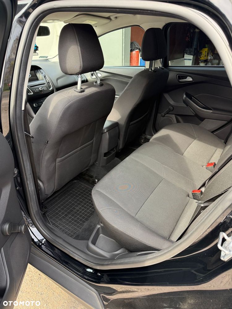 Ford Focus 1.6 Trend - 19