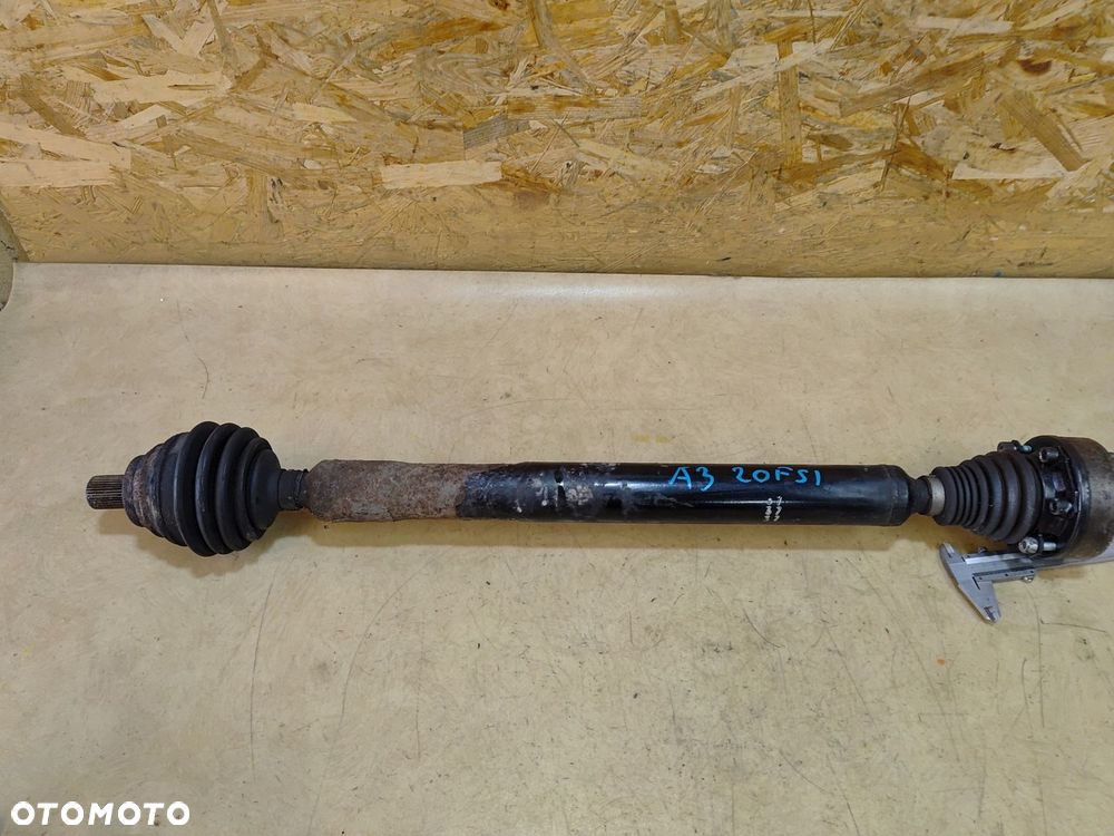 AUDI A3 8P 2.0 FSI PÓŁOŚ PRAWA - 1