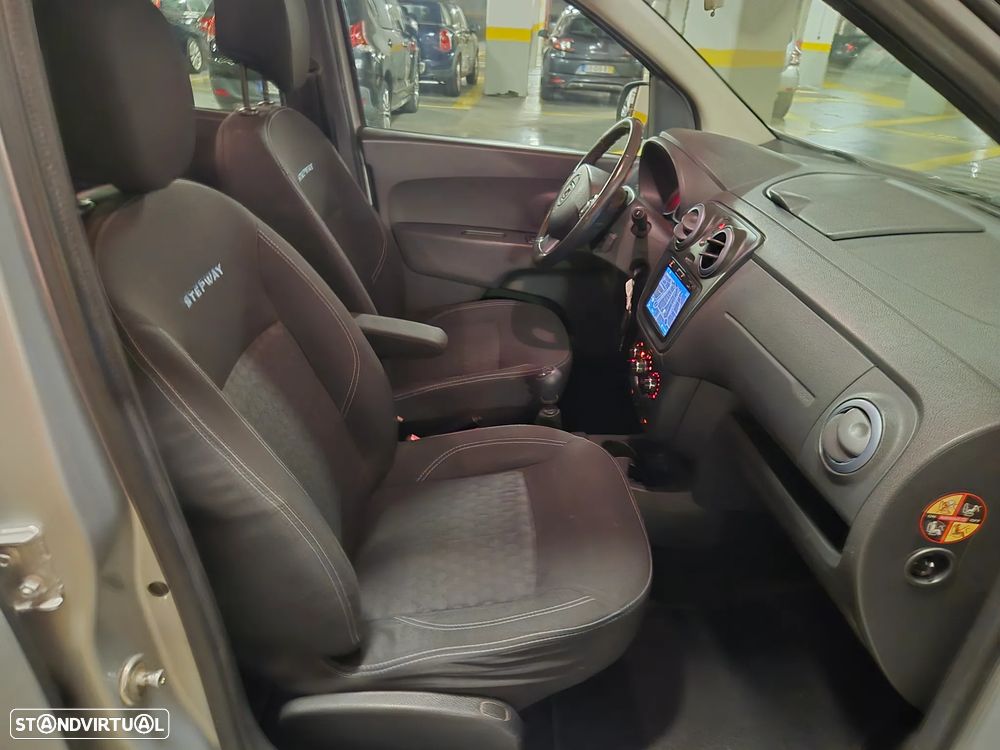 Dacia Lodgy 1.5 dCi Stepway 7L - 38