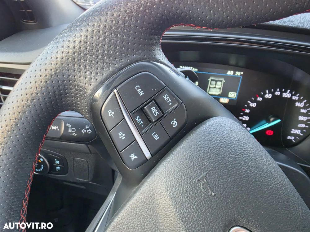 Ford Focus 1.5 EcoBoost ST-Line - 21