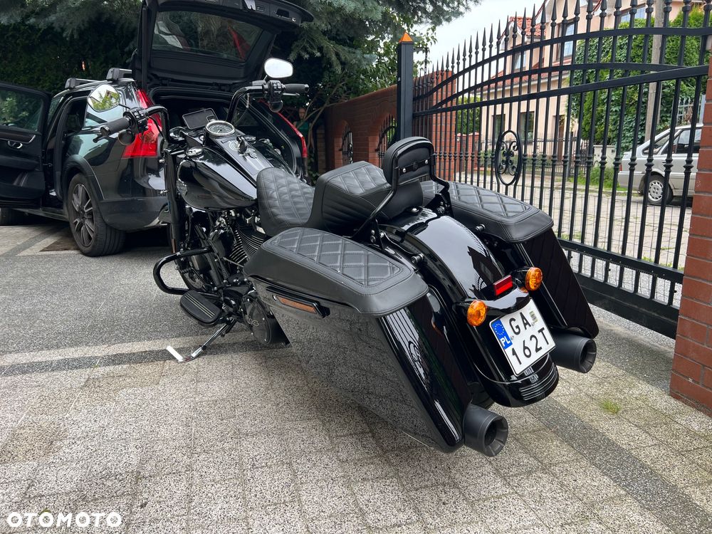Harley-Davidson Touring Road King - 2