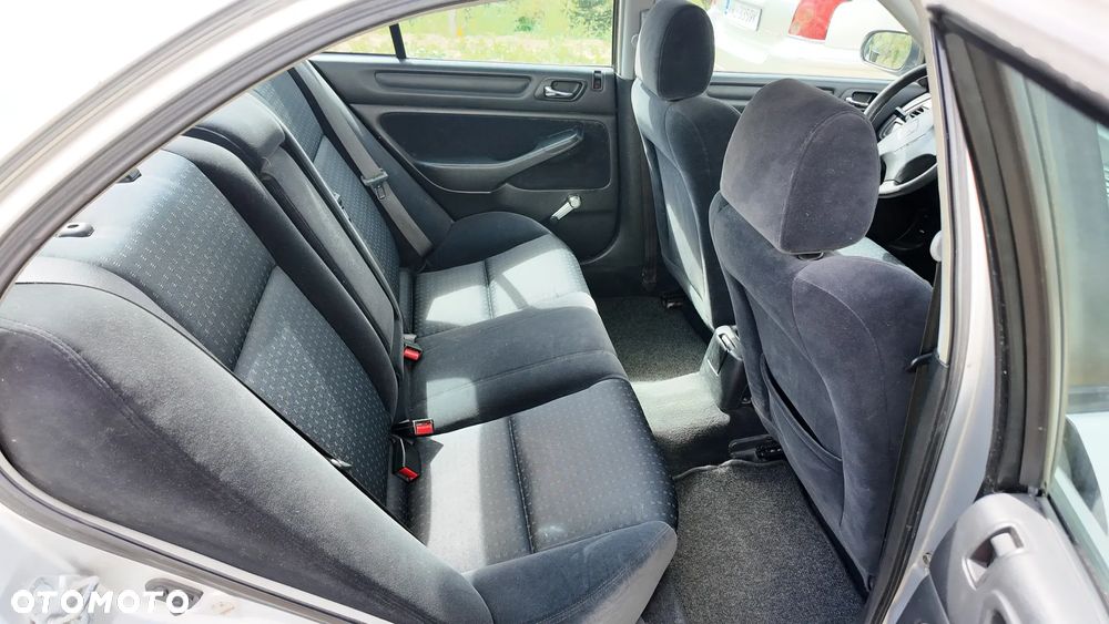 Honda Accord 1.8i S - 13