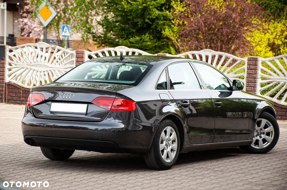 Audi A4 Limousine 2.0 TDI DPF Ambiente - 15