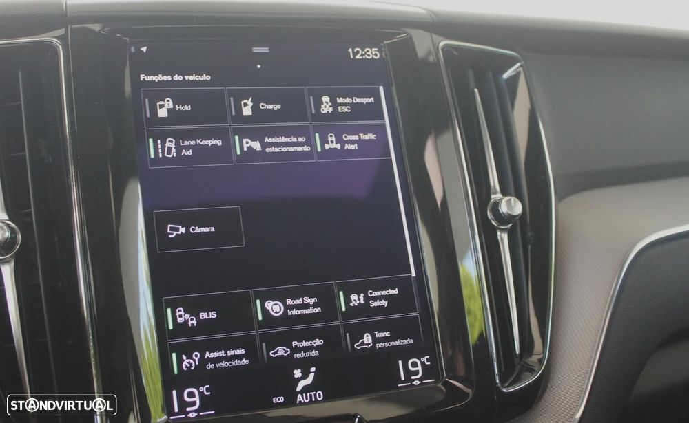 Volvo XC 60 2.0 T8 PHEV R-Design AWD - 26