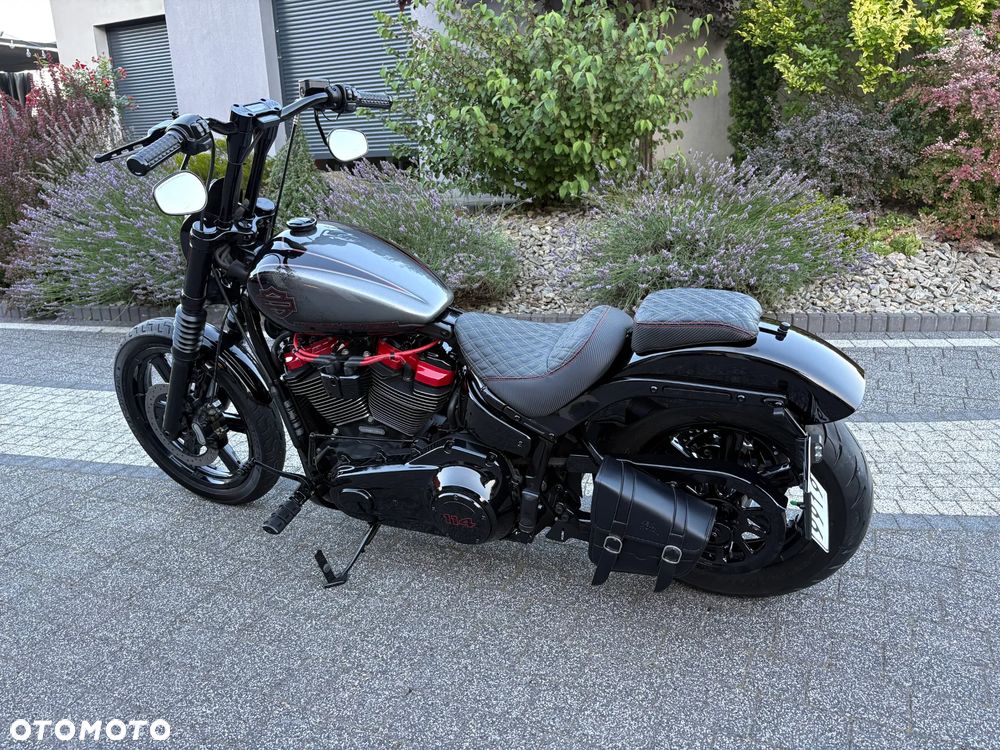 Harley-Davidson Softail Street Bob - 17