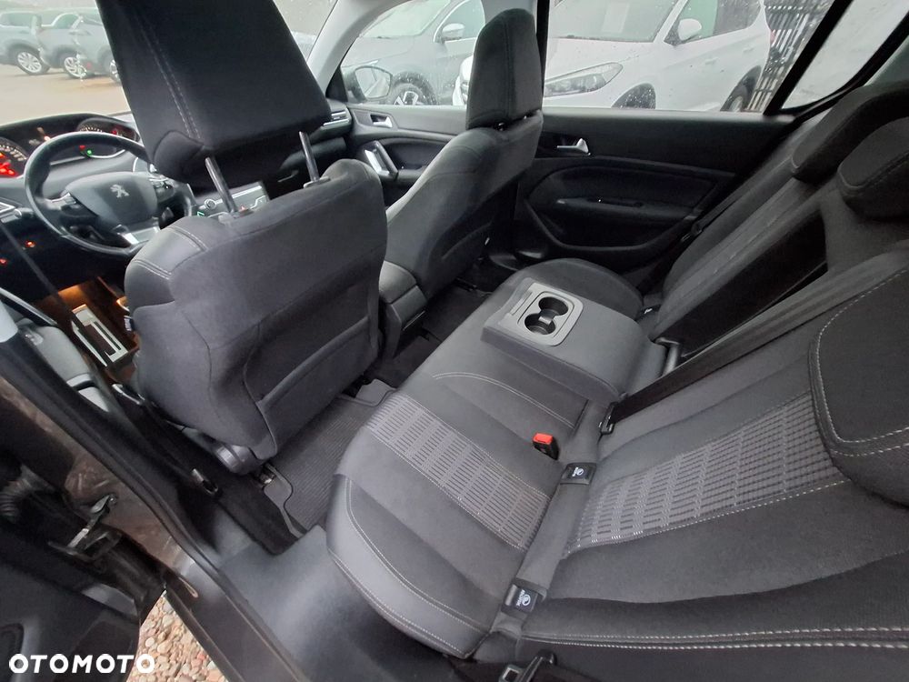 Peugeot 308 1.5 BlueHDi Allure S&S - 12